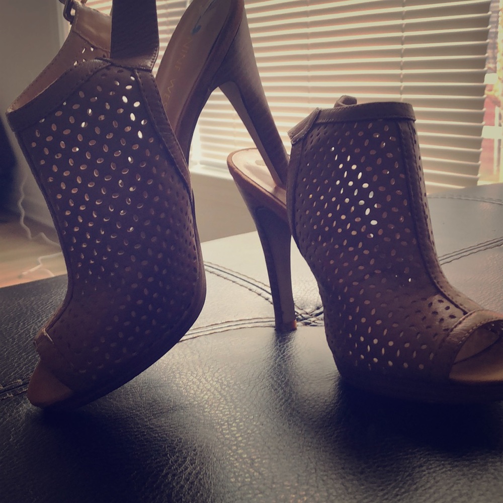 Nine West peep toe heels (tan) worn once